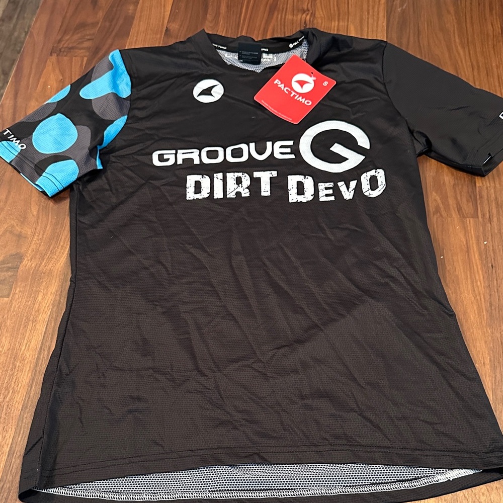 MTB trail jersey short sleeve 
Pactimo women small